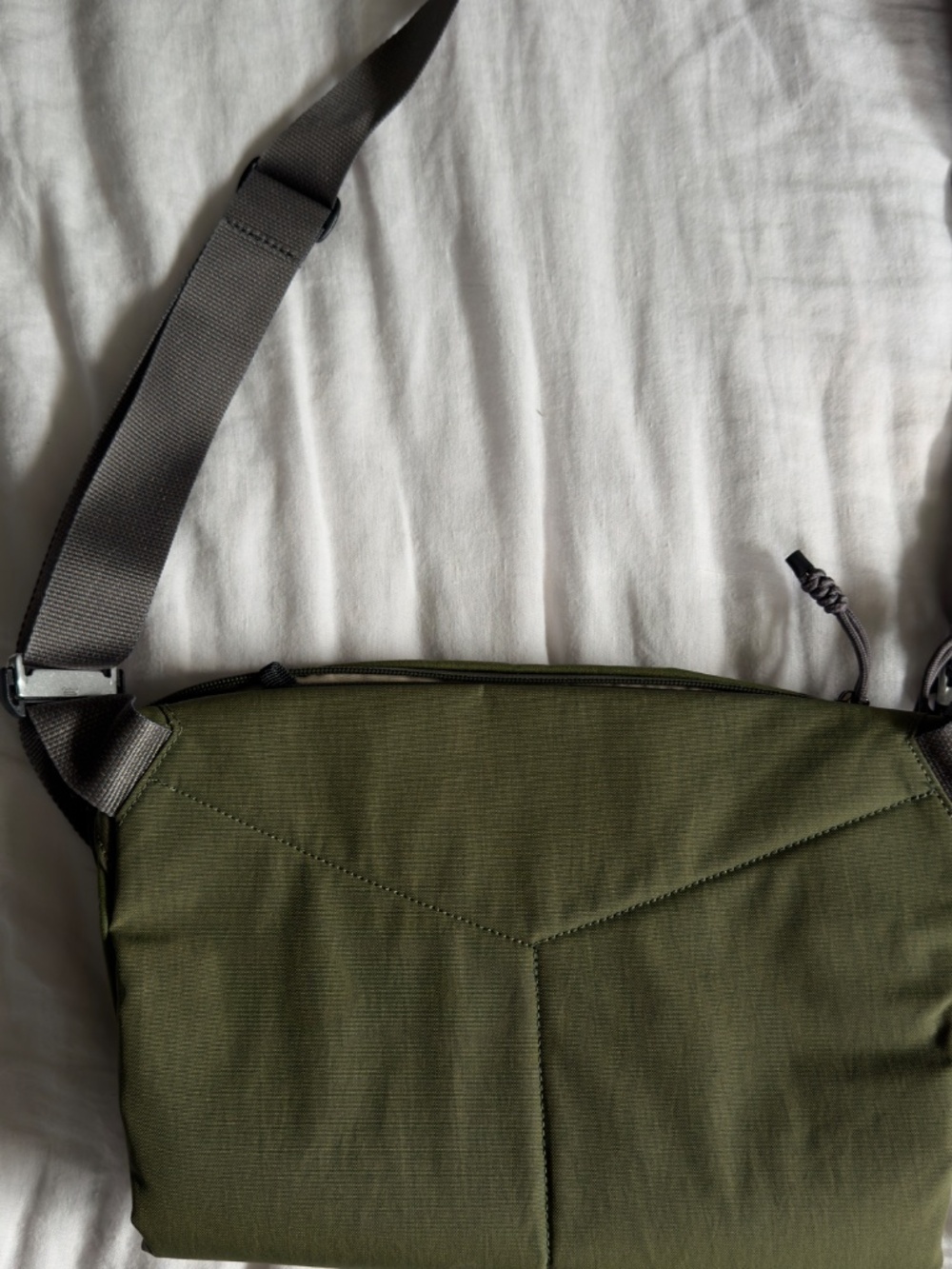 Bellroy Venture Sling 9l Forest Green / Terra Cotta Interior | Well Maintained View 2